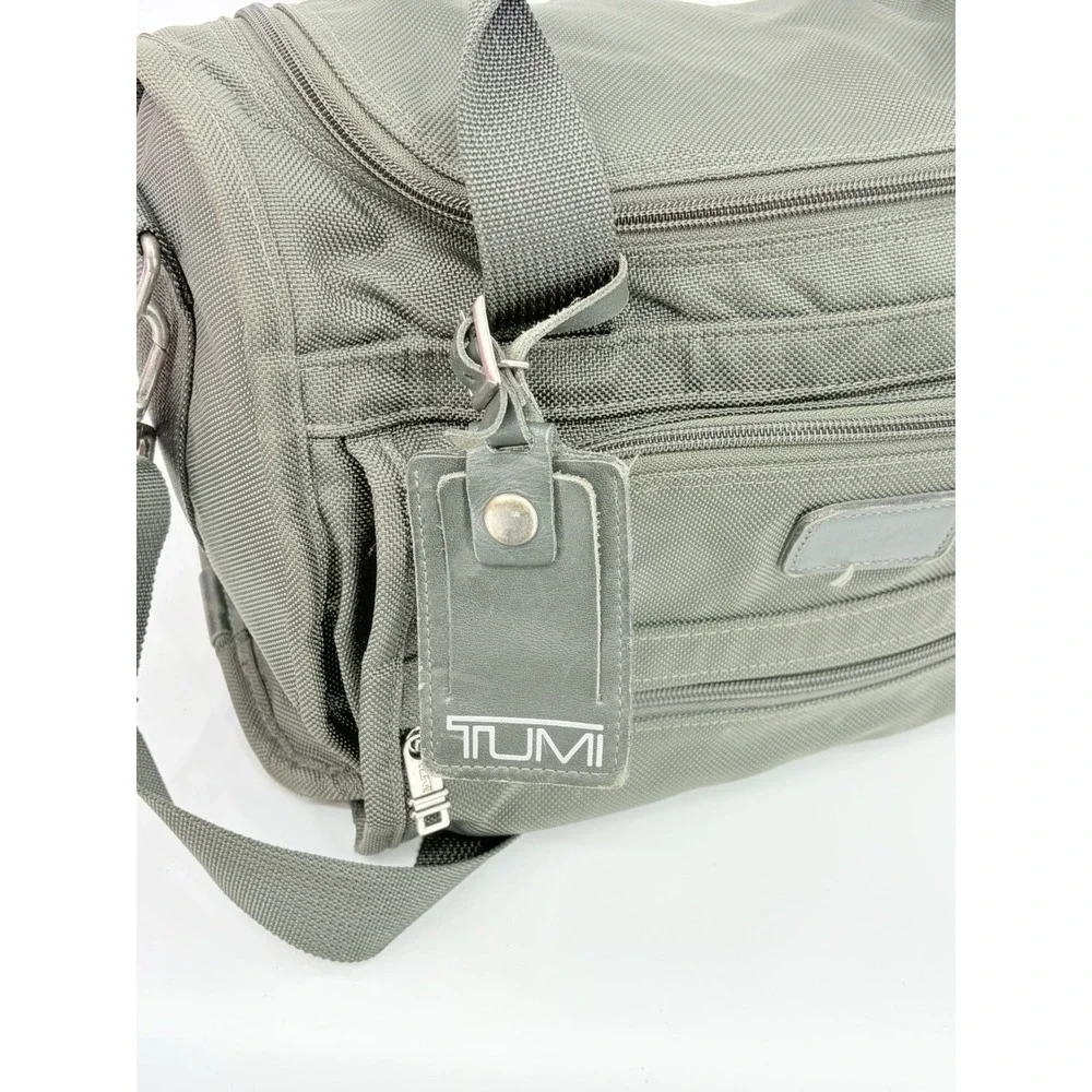 Tumi 261M3 Duffle Bag Travel Nylon Green Made USA Carry On Luggage Tag